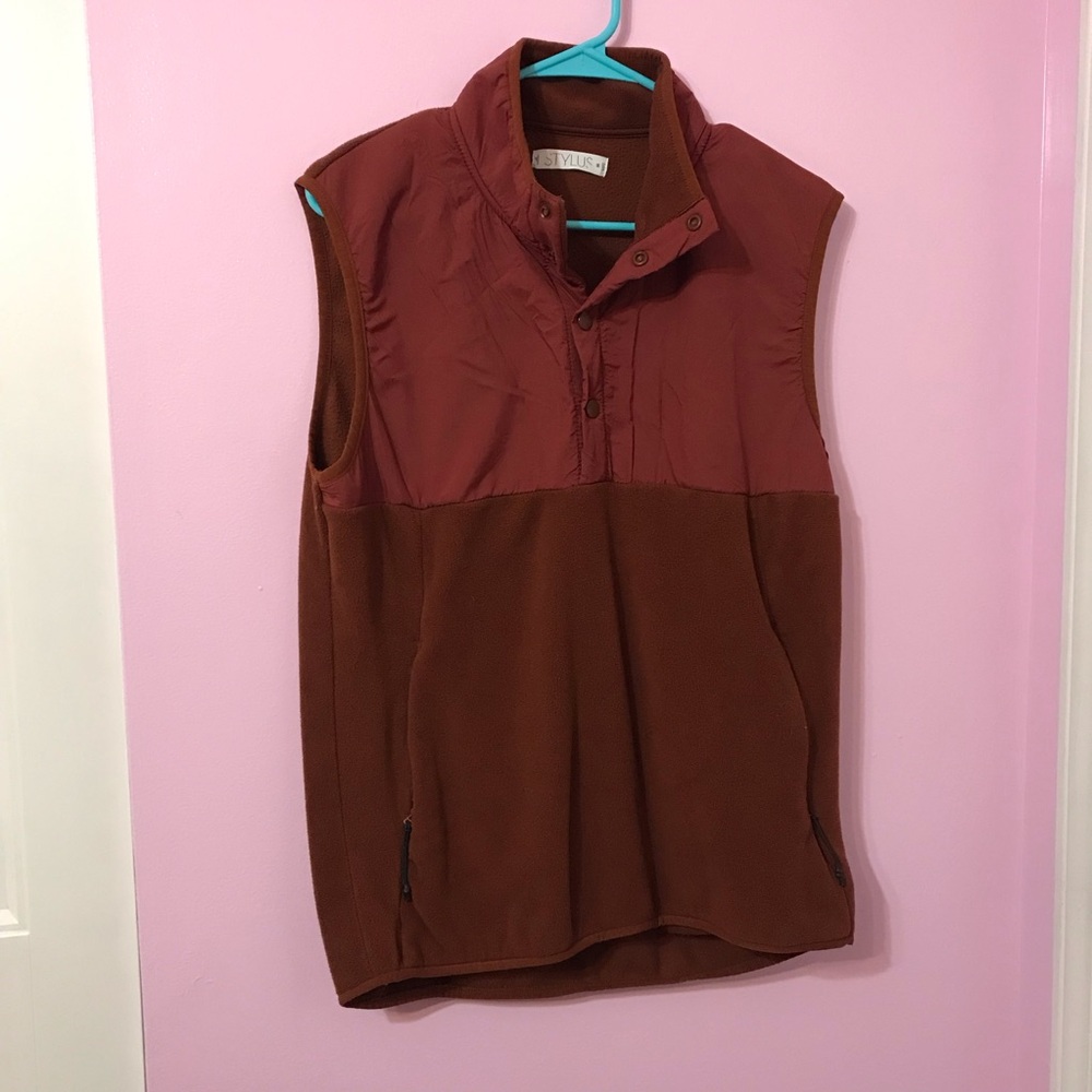 Stylus Men's fleece Vest Roanoke Red Size medium